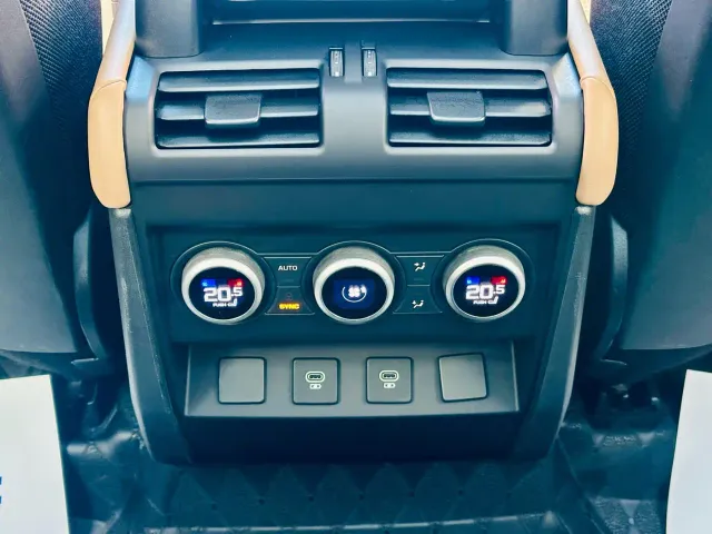 Land Rover Defender — Фото автомобиля 16