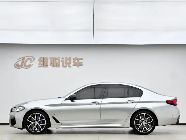 BMW 5 Series — Фото автомобиля 18