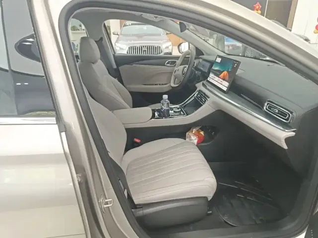 Geely Galaxy Stellar 6 — Фото автомобиля 24