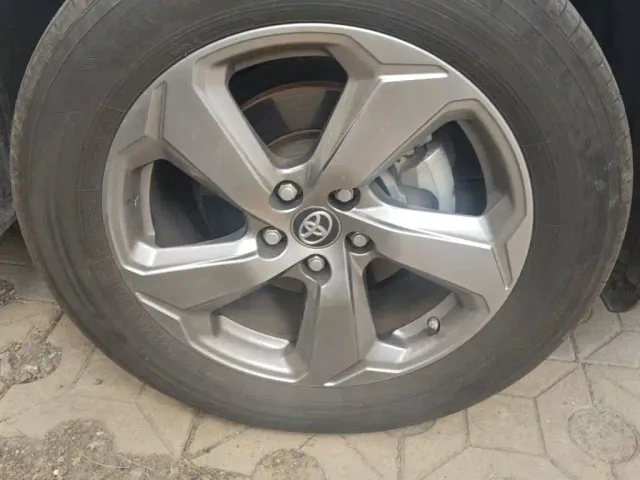 Toyota RAV4 — Фото автомобиля 24
