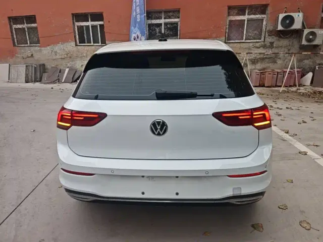 Volkswagen Golf — Фото автомобиля 5