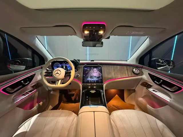 Mercedes-Benz EQE SUV — Фото автомобиля 9