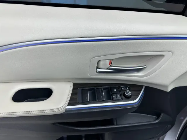 Toyota Sienna — Фото автомобиля 11