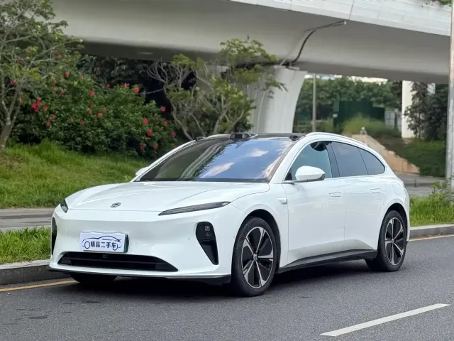 Фотография автомобиля — Nio ET5 Touring