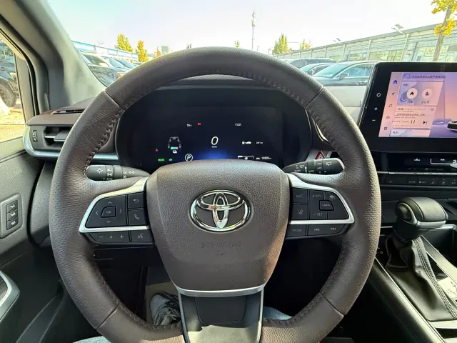 Toyota Granvia — Фото автомобиля 6