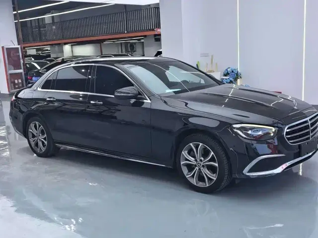 Mercedes-Benz E-Class — Фото автомобиля 4