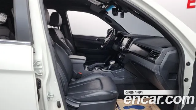 KG_Mobility_Ssangyong Rexton Новый Rexton Sport Khan Дизель 2.2 4WD — Фото автомобиля 23