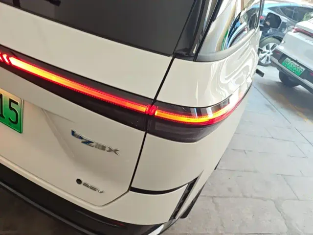 Toyota BoZhi 3X — Фото автомобиля 7