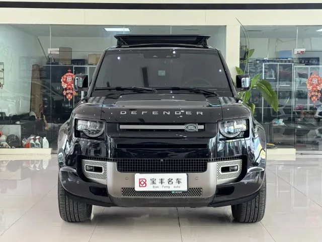 Land Rover Defender — Фото автомобиля 2
