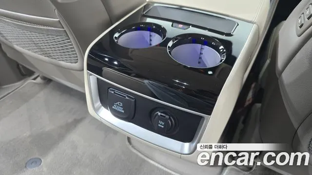 Kia Carnival Generation 4 — Фото автомобиля 27