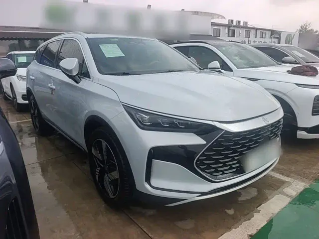 BYD Tang — Фото автомобиля 3