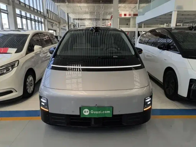 Li Auto MEGA — Фото автомобиля 2