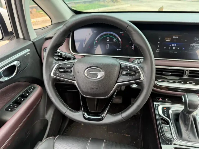 GAC Trumpchi Trumpchi M6 2023 PRO 270T DCT Luxury Edition — Фото автомобиля 5
