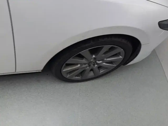 Mazda Axela — Фото автомобиля 6