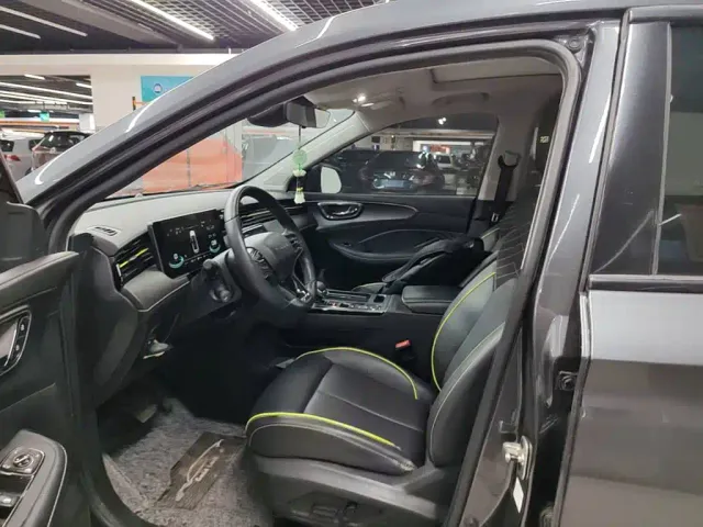 Roewe RX5 — Фото автомобиля 14