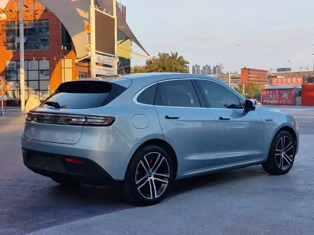 Aito M5 — Фото автомобиля 7
