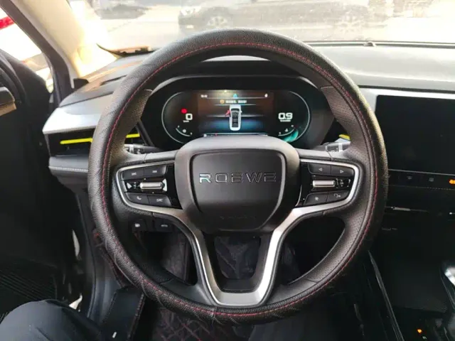 Roewe i5 — Фото автомобиля 10