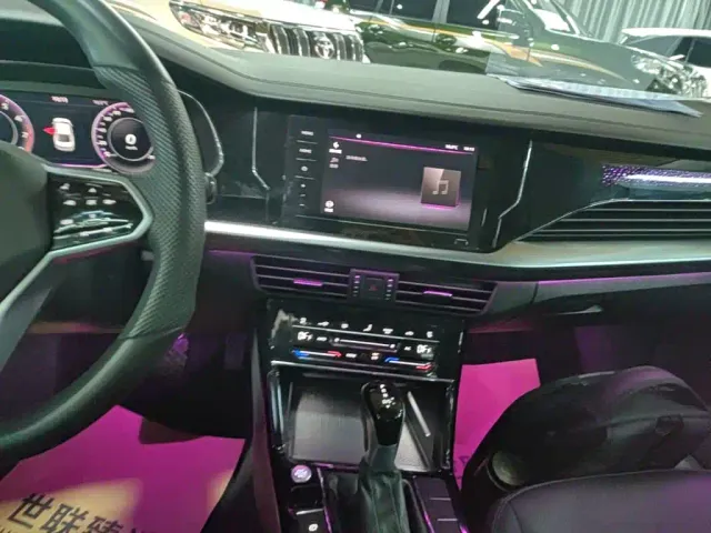 Volkswagen Passat — Фото автомобиля 12