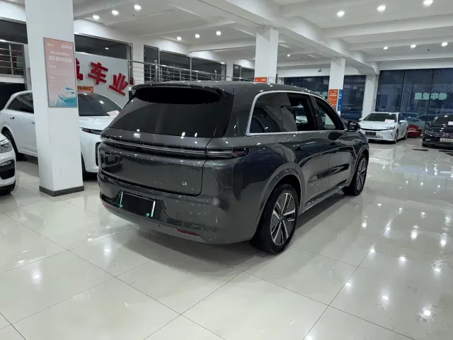 Li Auto L8 — Фото автомобиля 3