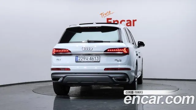 Audi Q7 45 TDI quattro Premium — Фото автомобиля 2
