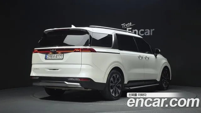 Kia Carnival Generation 4 — Фото автомобиля 2