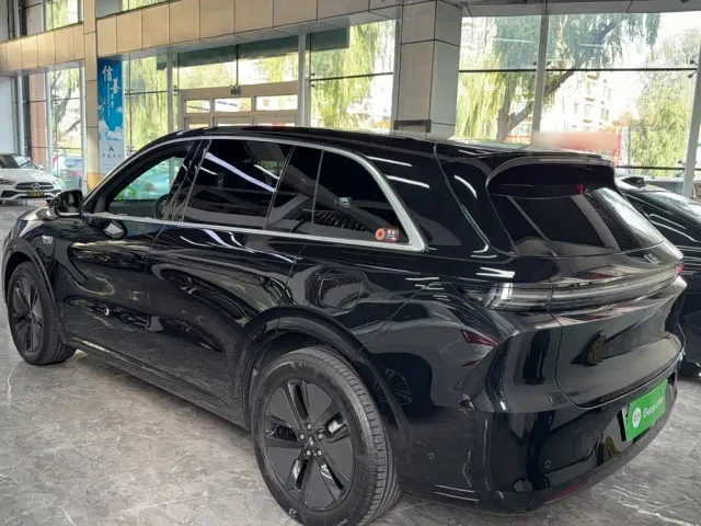 Li Auto L6 — Фото автомобиля 10