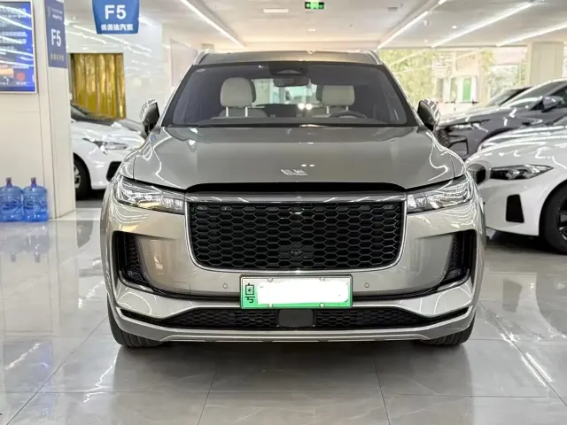 Li Auto ONE — Фото автомобиля 2
