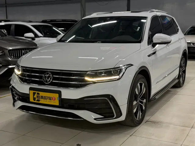 Фотография автомобиля — Volkswagen Tiguan L
