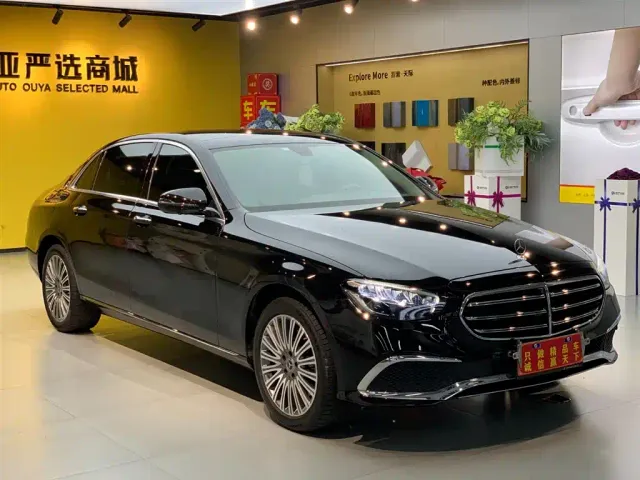 Mercedes-Benz E-Class — Фото автомобиля 3