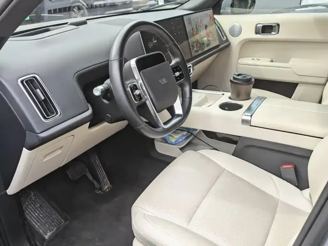 Li Auto L9 — Фото автомобиля 2