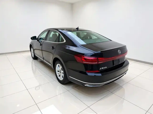 Volkswagen Passat — Фото автомобиля 4