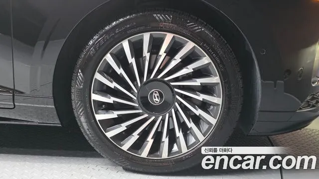 Hyundai Grandeur GN7 — Фото автомобиля 20