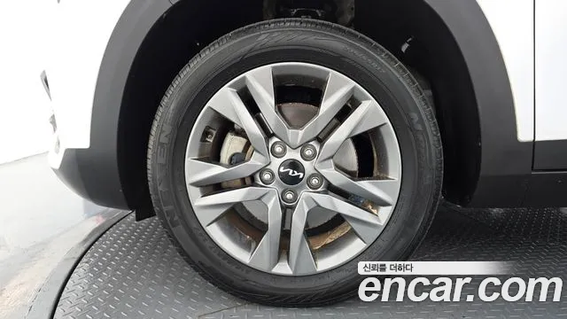 Kia Seltos — Фото автомобиля 5