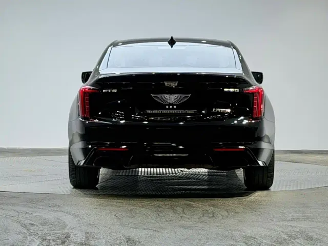 Cadillac CT5 — Фото автомобиля 3