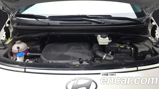 Hyundai Staria Staria Lounge 9 мест — Фото автомобиля 6