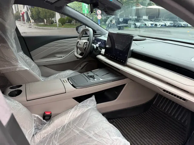 Geely Galaxy Xingyao 8 — Фото автомобиля 8