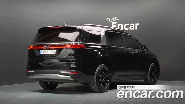 Kia Carnival — Фото автомобиля 2