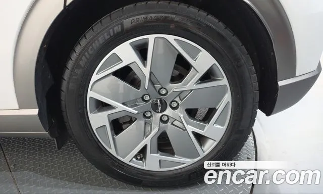 Genesis GV60 — Фото автомобиля 6