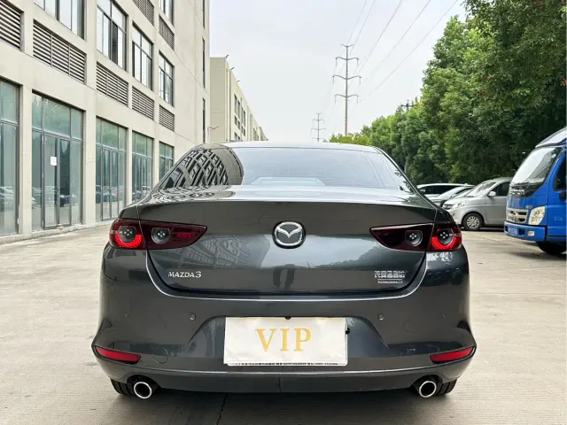Mazda Axela — Фото автомобиля 14