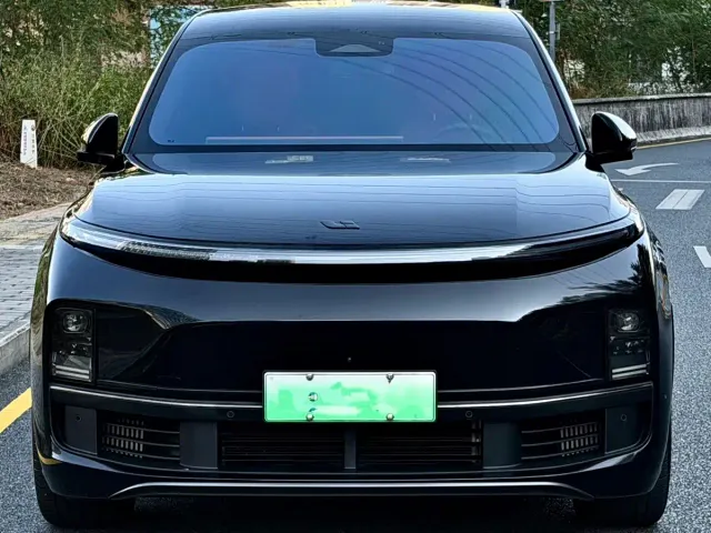Li Auto L9 — Фото автомобиля 2