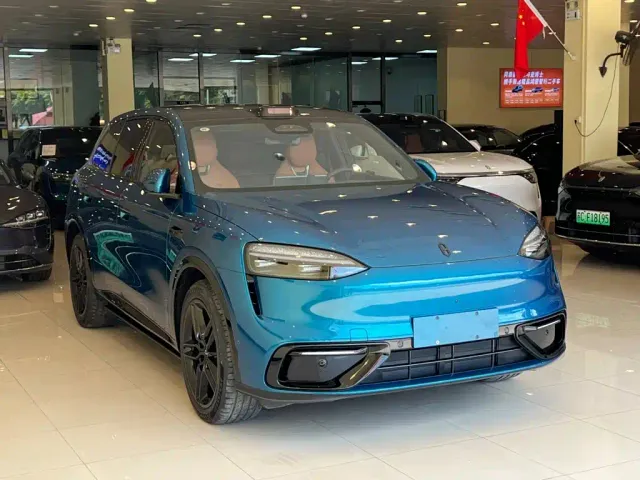 Aito M6 — Фото автомобиля 3