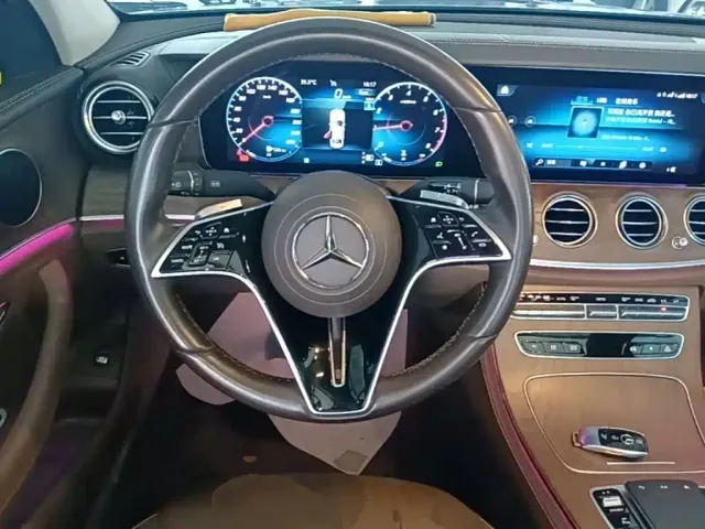 Mercedes-Benz E-Class — Фото автомобиля 10