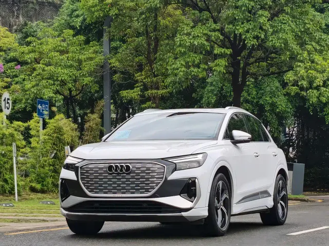 Фотография автомобиля — Audi Q4 e-tron