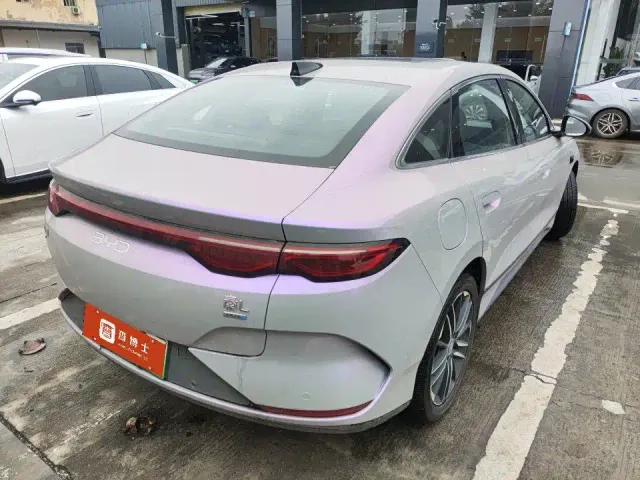 BYD Qin L — Фото автомобиля 4