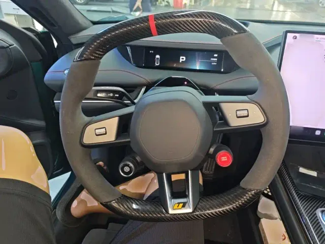 Xiaomi SU7 Ultra — Фото автомобиля 10