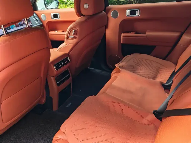 Li Auto L7 — Фото автомобиля 10