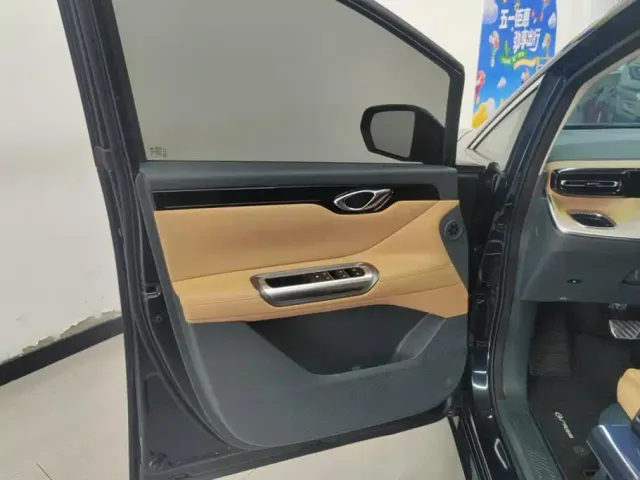 GAC Trumpchi E8 — Фото автомобиля 7
