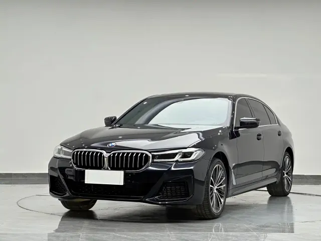 Фотография автомобиля — BMW 5 Series