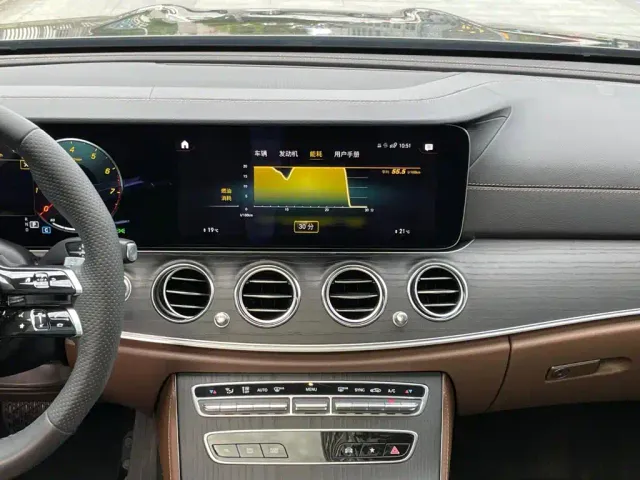 Mercedes-Benz E-Class — Фото автомобиля 17