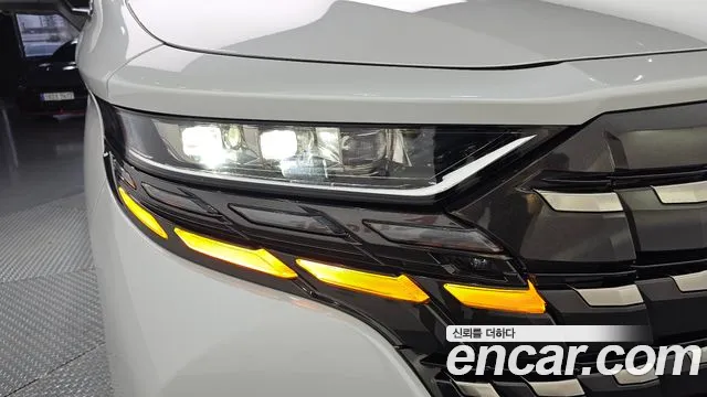 Toyota Alphard — Фото автомобиля 17